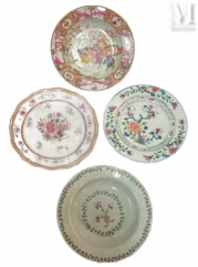 Lot d'assiettes--img1