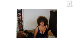 Nan GOLDIN (née en 1953)-Self-portrait in blue dress, New York City, 1985-2020-img1