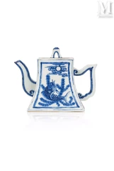 VIETNAM, Dynastie Nguyen, début du XIXe siècle-Importante theière en porcelaine "Bleu de Hué"-img1