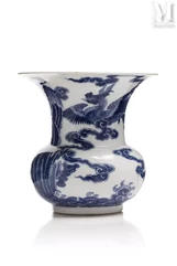 VIETNAM, XVIIIe siècle-Important vase impérial en porcelaine-img1