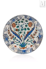 Sahan aux feuilles de saz et trois fleurs-Turquie, Iznik, vers 1570.-img1