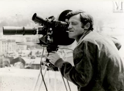 Jean-Paul Belmondo à la caméra-Tournage du film "Dieu a choisi Paris"-img1