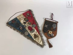 Lot de 2 fanions souvenirs :--img1