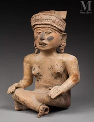 Prêtresse assise--img1