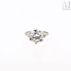 Solitaire diamond ring--img1