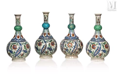 SAMSON Edmé &amp; Cie (1845-1969)-Quatre bouteilles dites "surahi" de style Iznik-img1