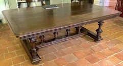 Grande table bureau de style Renaissance--img1