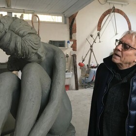 Milo Manara et sa sculpture de BB